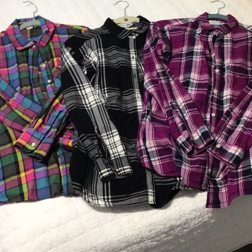 3 FLANNELS: 2 Old Navy, 1 GAP - Size Medium